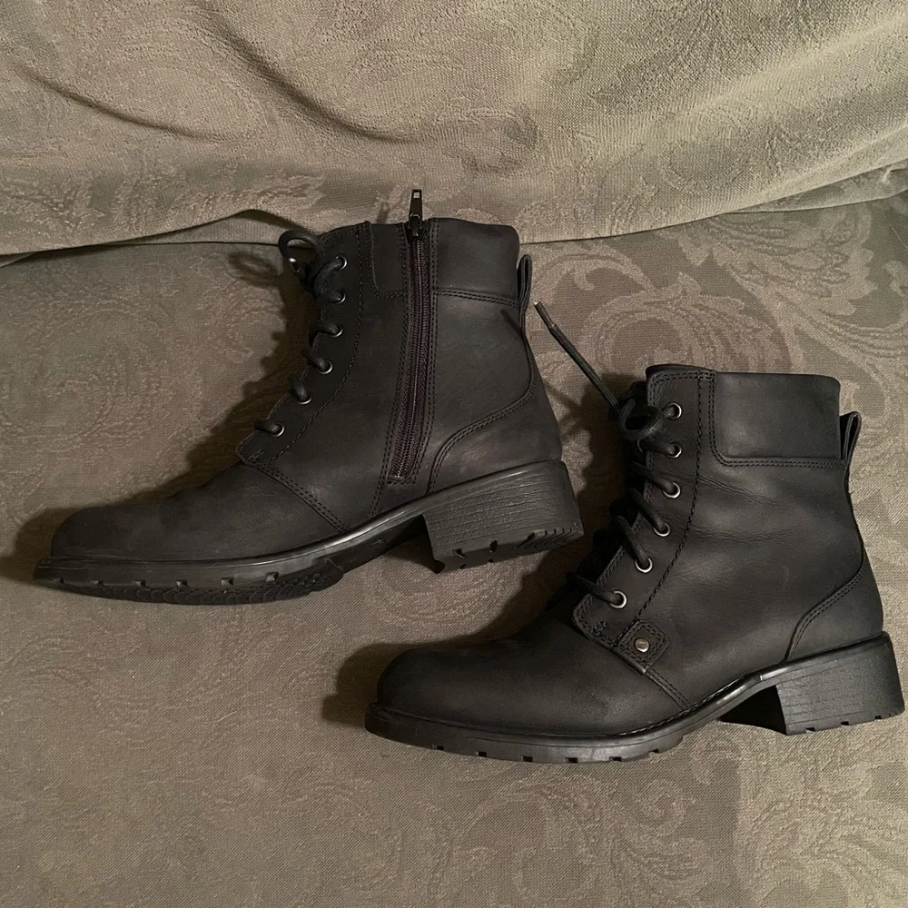 Clarks Black Women’s Boots - Picture 4 of 9